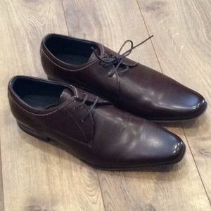 NICE MENS SIZE 9 DRESS SHOES